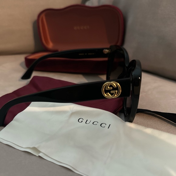 Gucci cat eye sunglasses - Picture 2 of 6